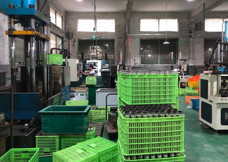 Bên trong khu vực sản xuất nhà máy bình nước giữ nhiệt inox - đối tác sản xuất bình giữ nhiệt cho GIFT BUSINESS Bên trong khu vực sản xuất nhà máy bình nước giữ nhiệt inox - đối tác sản xuất bình giữ nhiệt cho GIFT BUSINESS