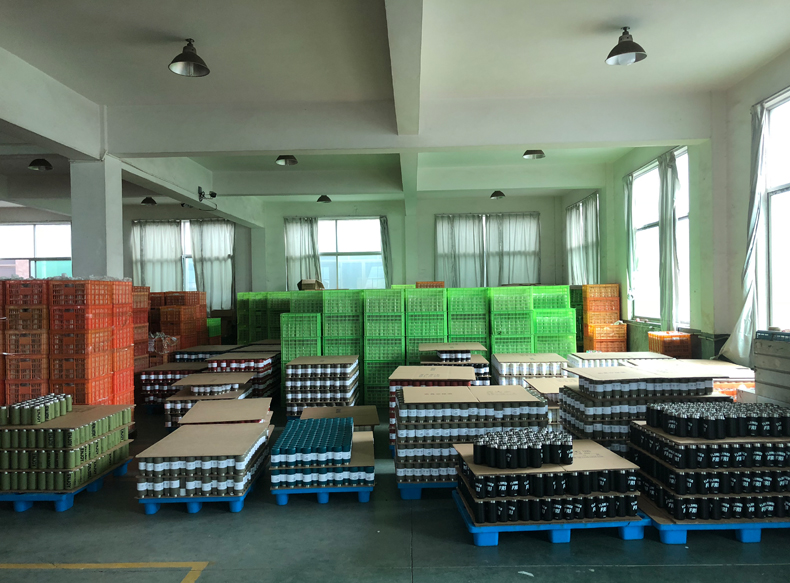 Khu vực kho lưu trữ bình nước giữ nhiệt -Nhà máy đối tác của Gift Business
